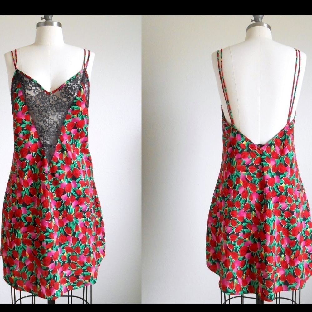 Vintage Victoria’s Secret Gold Label 90s chemise Tulip Garden Size Small